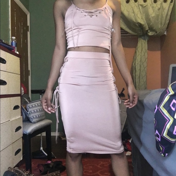 Two piece pink set - Picture 2 of 5